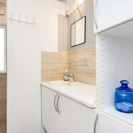 5 Person In Sydals-by Traum * Nedre Lysabild